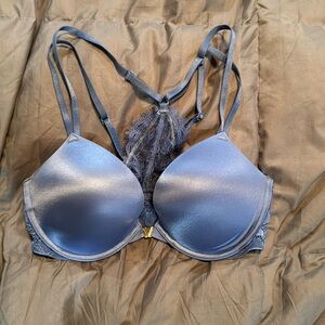 Victoria secret push up bra with lace back. Hooks from the front.